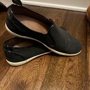 Donald J. Pliner Black and White Slip on Sneaker Size 9.5